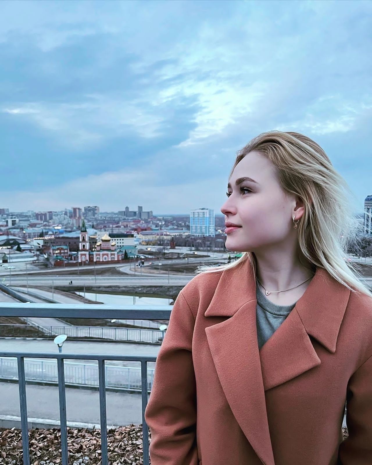 Путана Аля Блондинка c 2 размером груди у метро Озерки Санкт-Петербург Фото - 2
